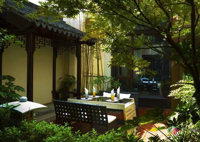 入戶(hù)花園設(shè)計(jì)成就你的私家花園之景!