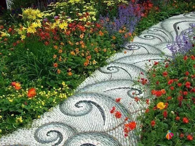 花園誰(shuí)地面鋪裝小竅門 打造清新淡雅花園