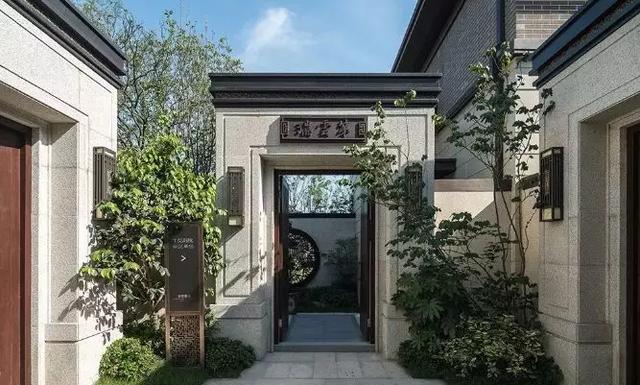 別墅花園入戶門設(shè)計讓你的花園更加美麗